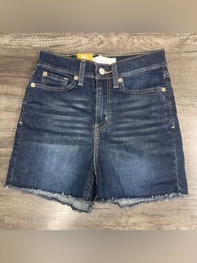 Signature Levi Strauss Gold High Rise Shortie denim shorts W28